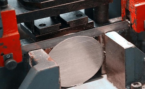 河池影响双金属带锯条使用寿命的主要因素有哪些？